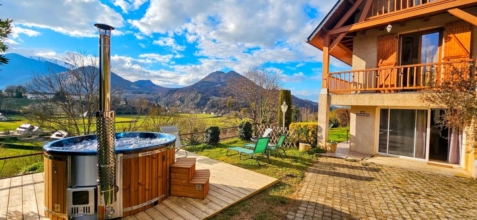 La Bigourdane Grand Gite Confortable & Spa Campan Exterior foto